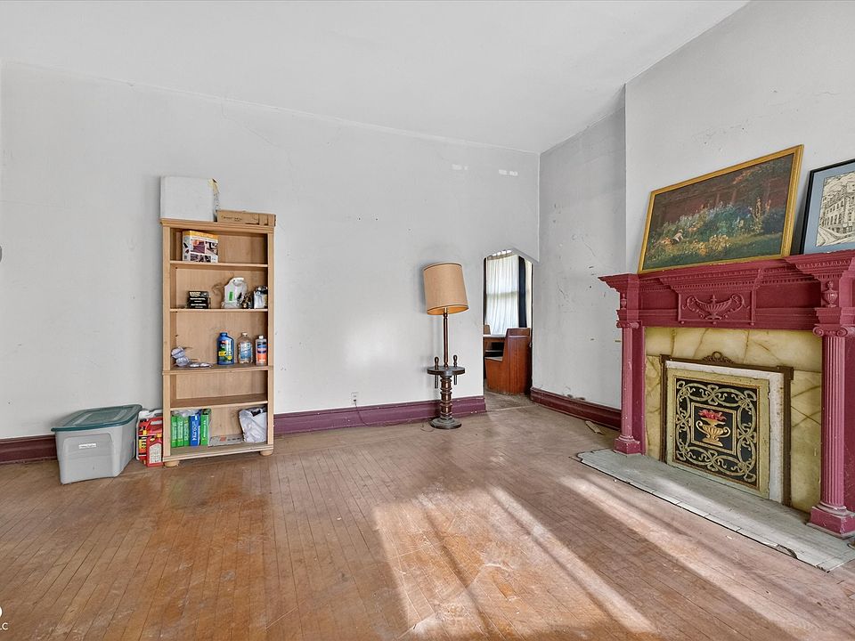13th image of 720 Woodruff Place West Dr