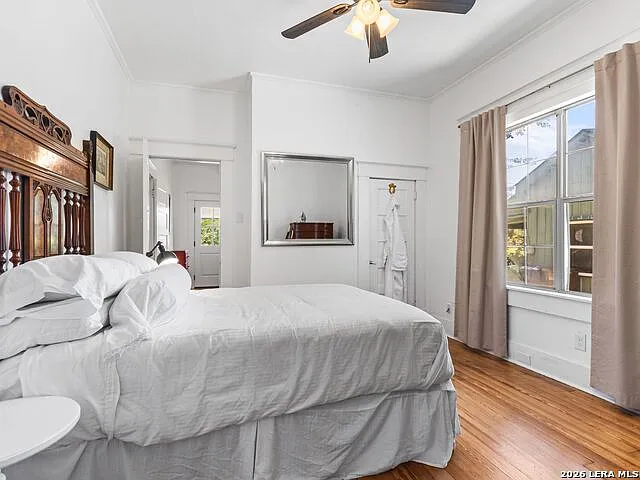 2213 N Flores St — Photo 30