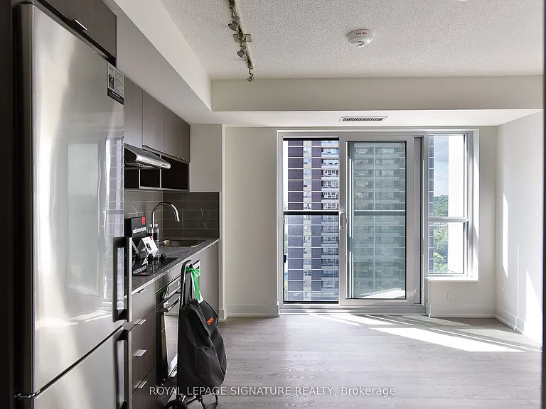 7 Mabelle Ave #1503 — Photo 8