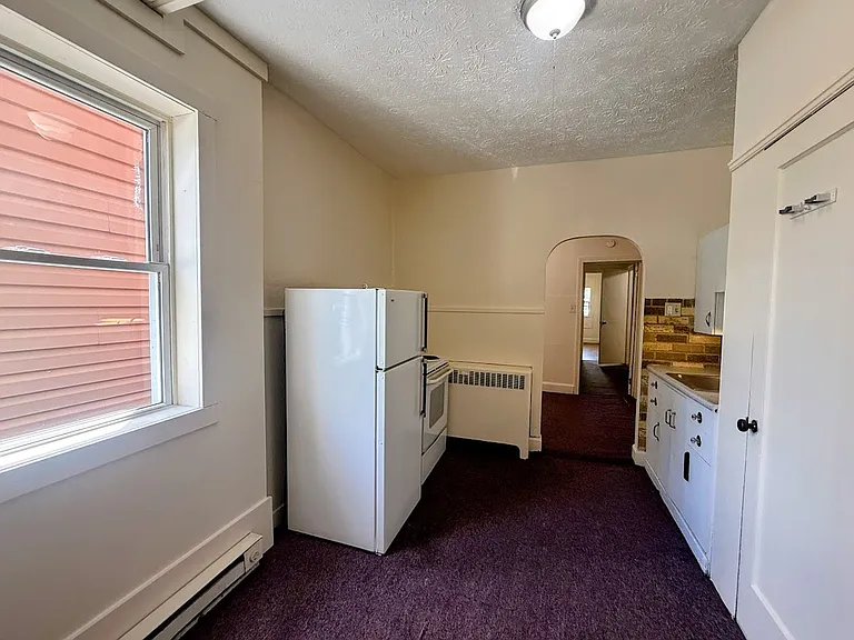 111 S Market St — Photo 5