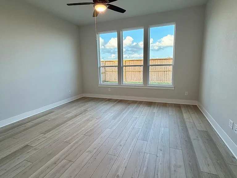 9635 Poinsettia Haven Ln — Photo 10
