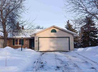 360 N Westhaven Dr, Oshkosh, WI 54904