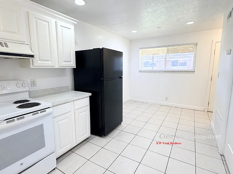 Washington Terrace 8-Plex — Photo 16