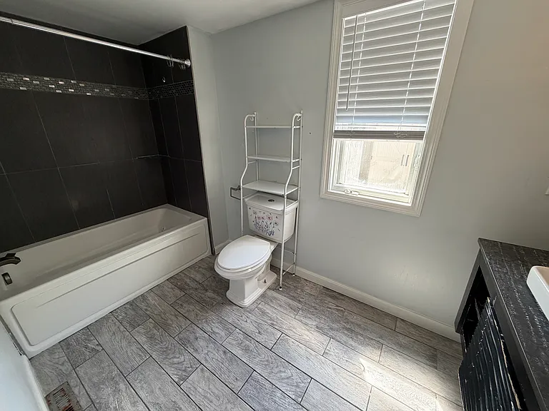 10 Dow St #1 — Photo 9