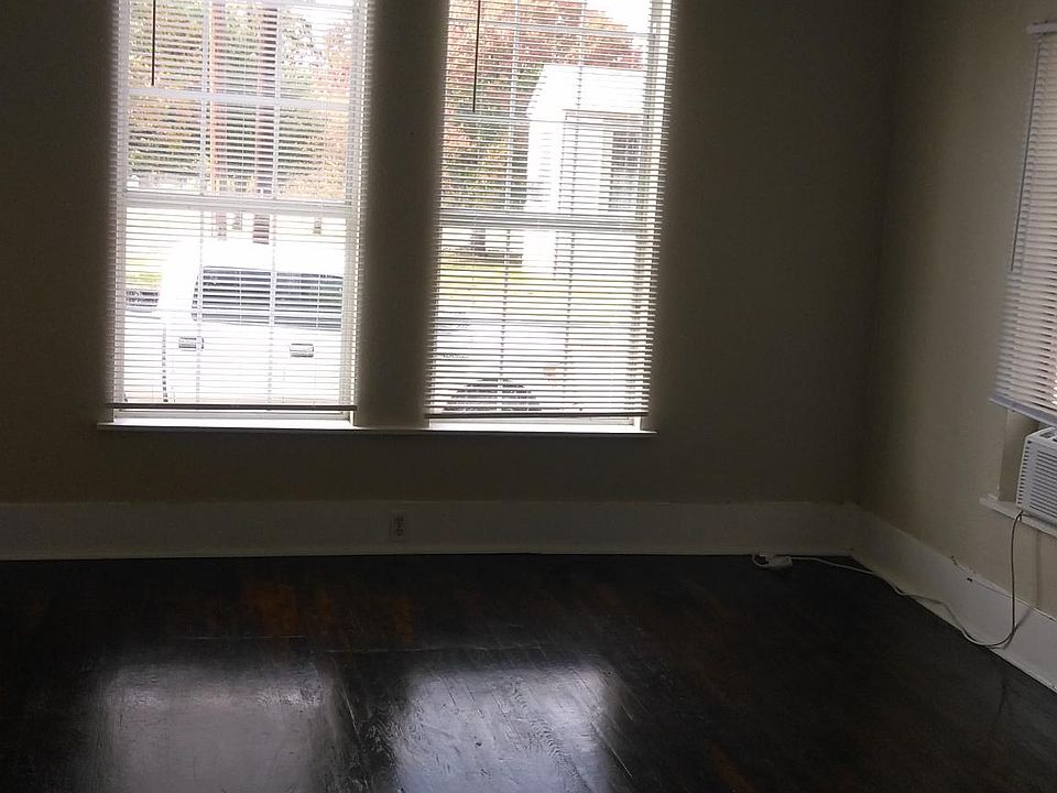 2nd image of 310 Roosevelt Ave APT 8