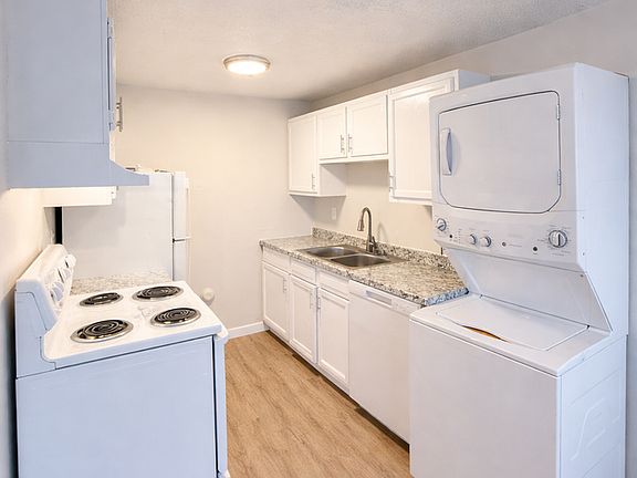 3rd image of 7515 146th St SW #513