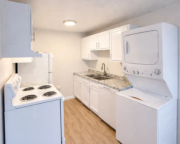 Meadowbrook Apartments — Photo 11