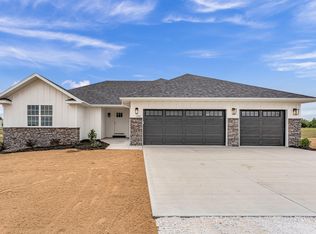 250 E Sunset Rd, Ozark, MO 65721