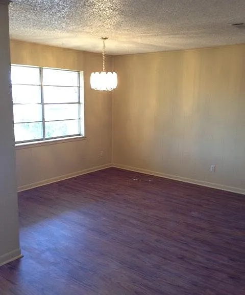 1365 W Hyman St — Photo 4