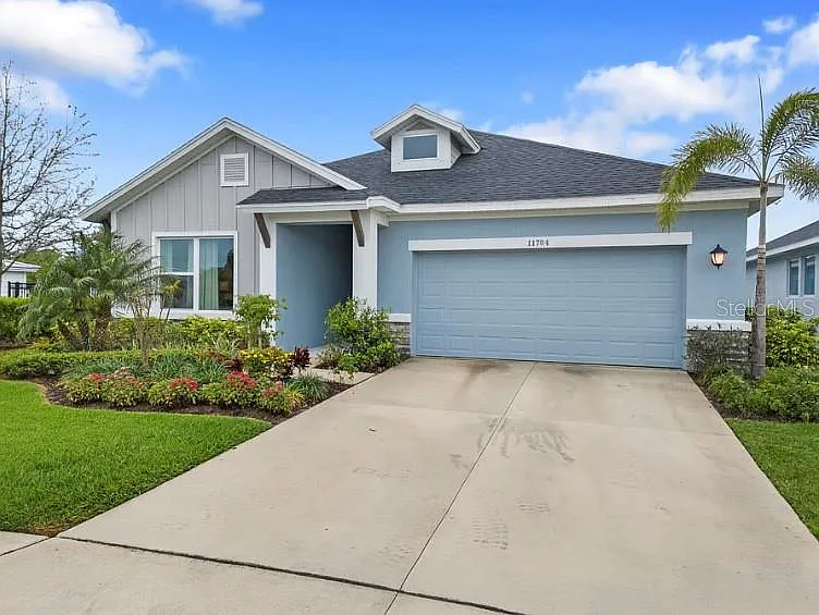 4 bed, 3.0 bath, 2420 sqft, $3,995 — Photo 1