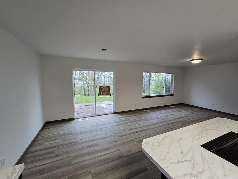 745 Linda Ln — Photo 10