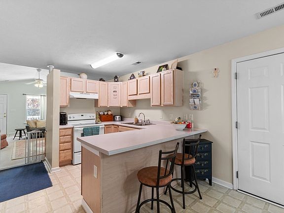 5th image of 5008 Blue Spruce Ln.