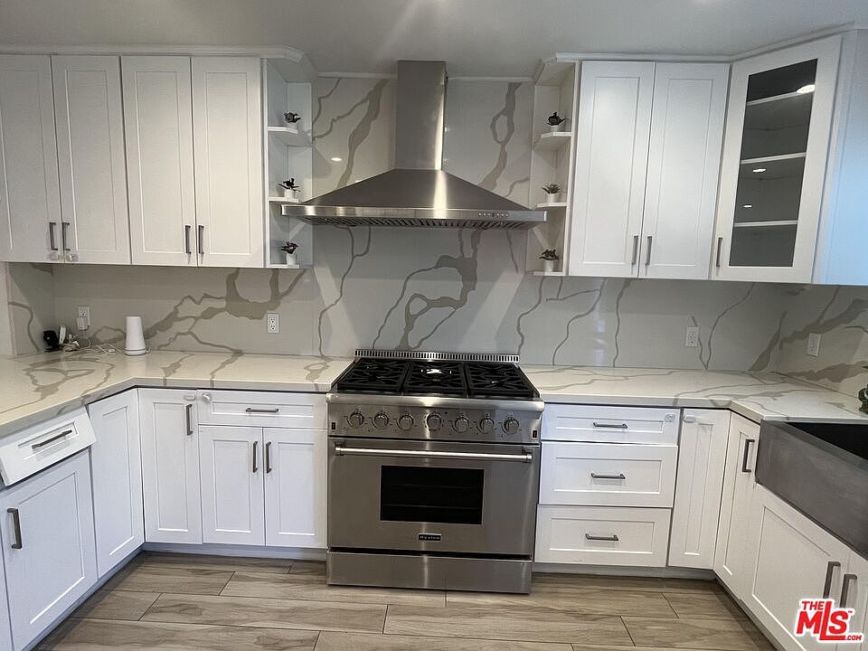 1st image of 17141 Sherman Way