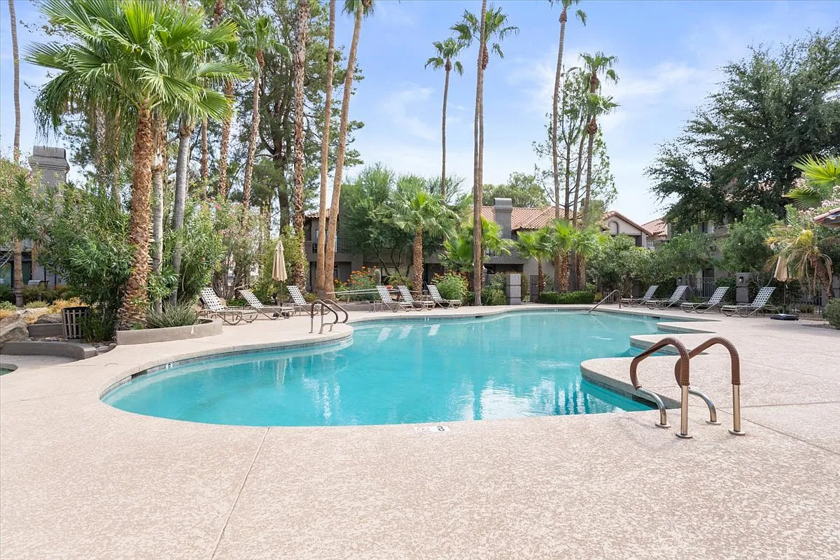2 bed, 968 sqft, $2,000 — Photo 4