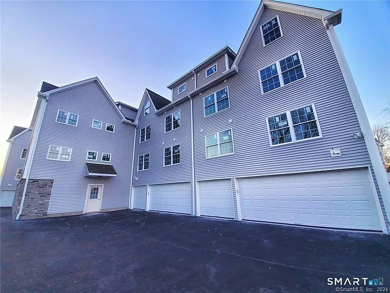 30 Ferris Ave #B8 — Photo 11