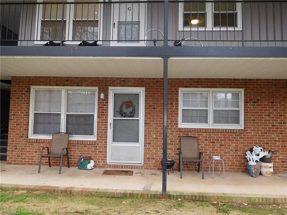 2nd image of 1101C Robin Hood Rd