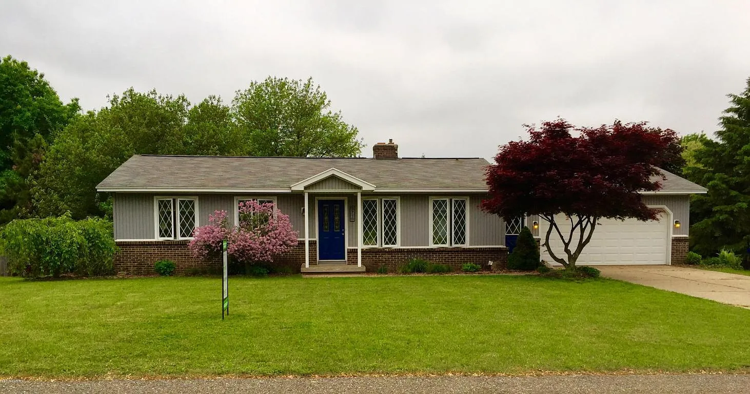 3719 Summit View Dr NE photo 1