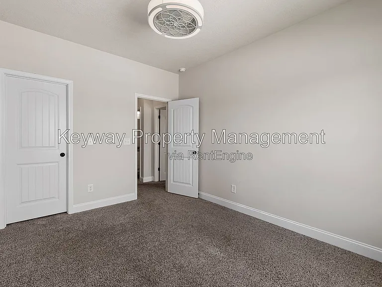 135 Beallwood Dr — Photo 25