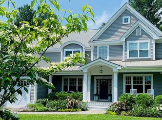 415 Davis Rd, Bedford, MA 01730