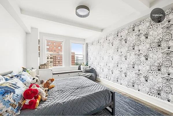 Sold by Triplemint | media 36