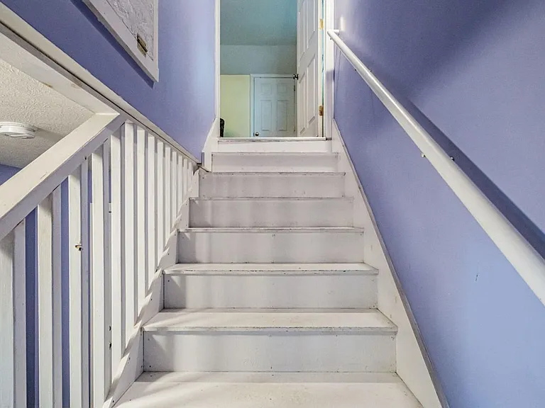 22 Cedar St — Photo 5