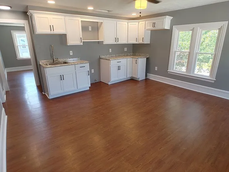 1101 S Main Street — Photo 7