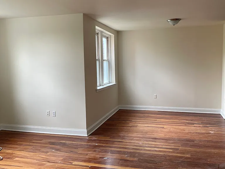 744 E Vernon Rd #D404 — Photo 8