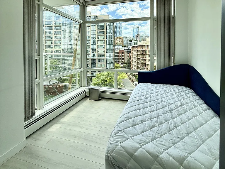 189 Aquarius Mews — Photo 9