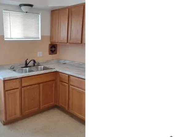 8656 Church Rd, Saint Louis, MO 63147