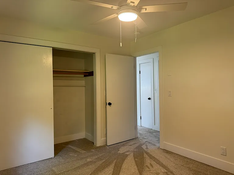 124 Sherwood Sq #124 — Photo 7