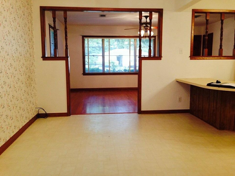 2nd image of 1404 Avenue E