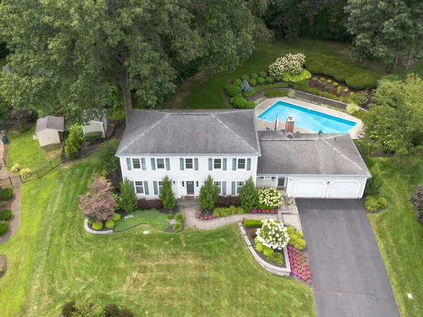 17 Greyledge Drive, Albany, NY 12211