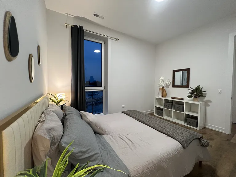 815 N Richmond St #301 — Photo 31
