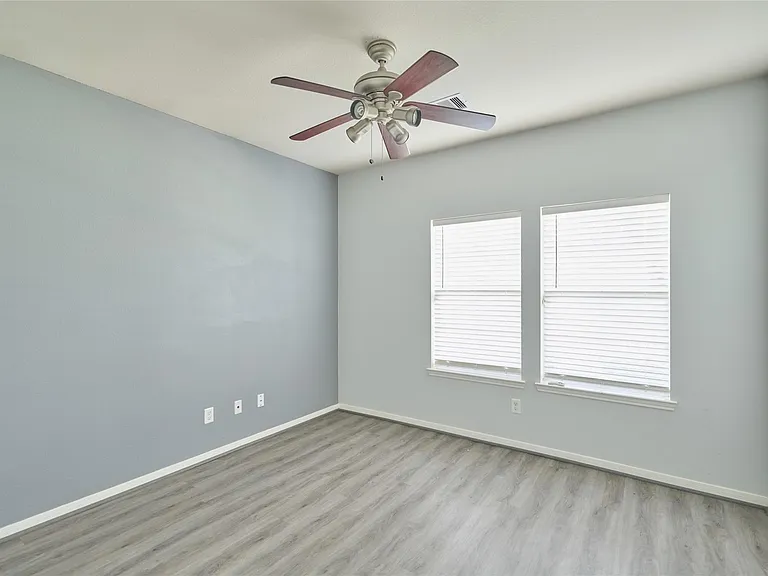 21718 Grassy Hill Ln — Photo 11