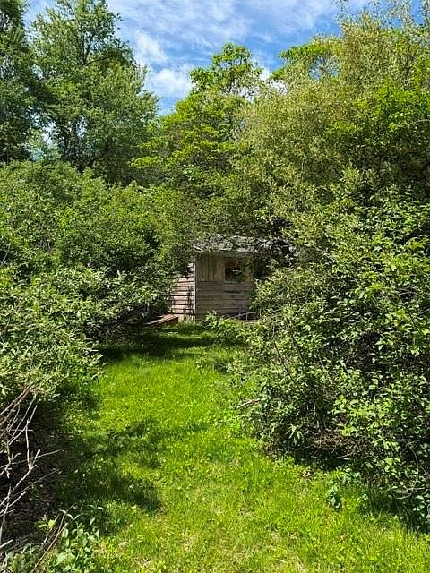 1st image of 870 Plains Rd