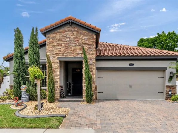 2253 Bella Luna Cir, Lakeland, FL 33810
