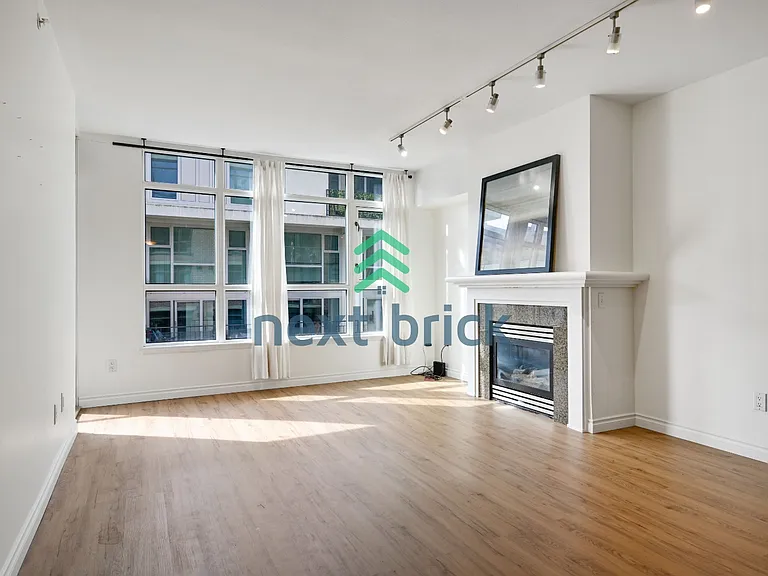 1420 Terry Ave #906 — Photo 3