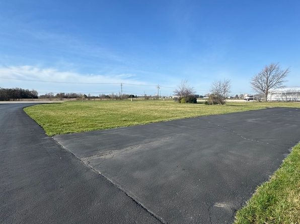 2910 E Division St, Coal City, IL 60416