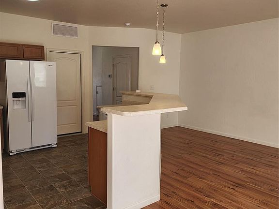 5th image of 621 Zenith Lane #F