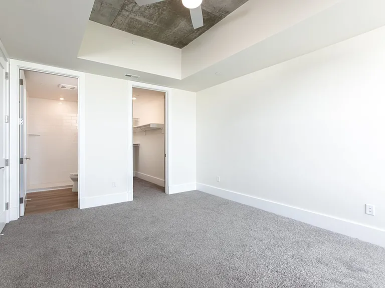 300 East Apartments — Photo 201