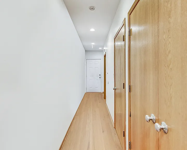 917 W Lakeside Pl #1W — Photo 23
