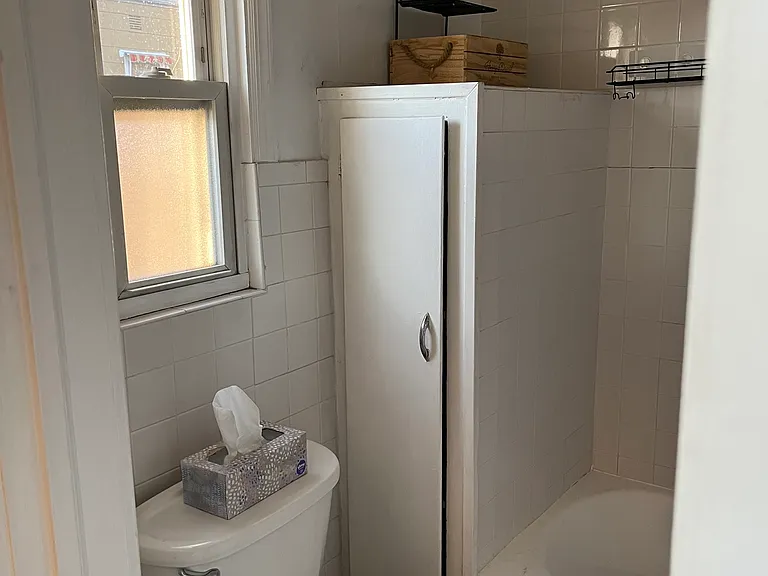 104 Jefferson St — Photo 3