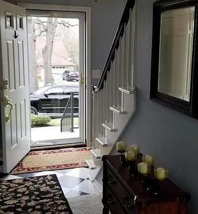 3rd image of 502 Carriage Dr