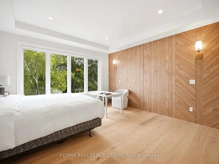 2450 Rebecca St — Photo 16