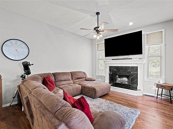 5th image of 11039 N Ditman Ave