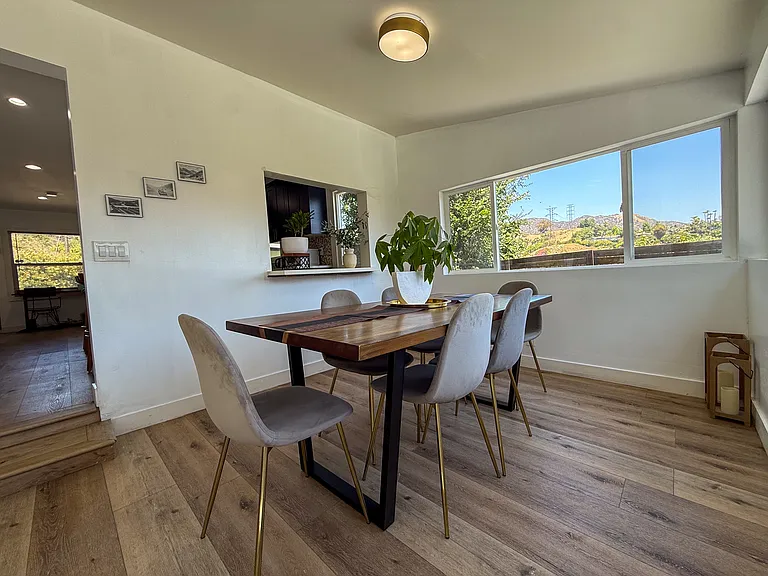 6744 Mulholland Dr — Photo 14