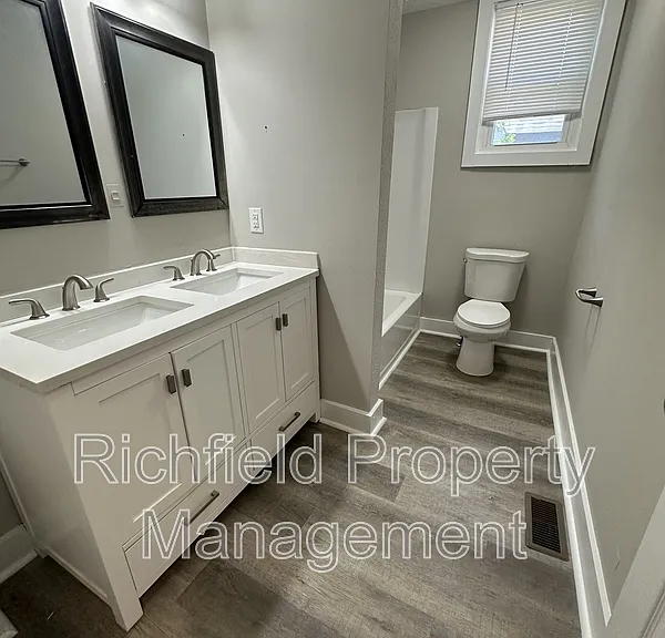 218 N Tacoma Ave — Photo 7