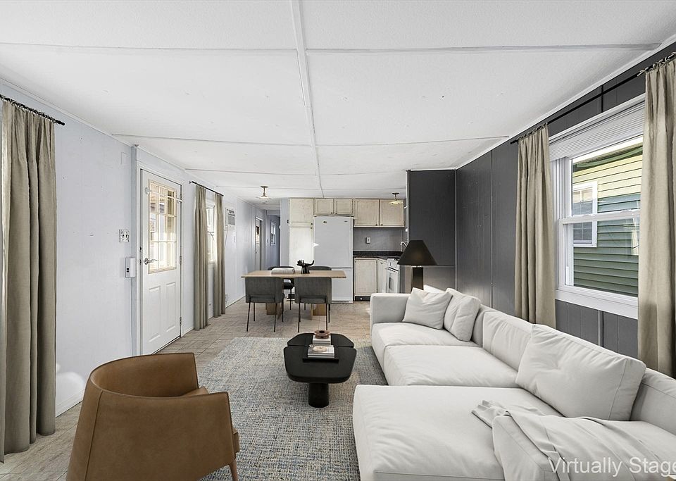 1st image of 261 Newbury St #72C