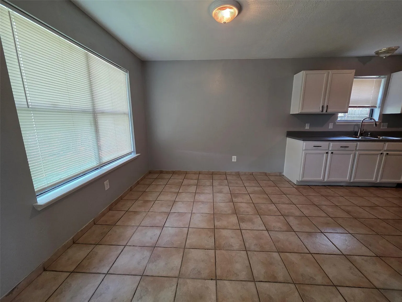 3 bed, 2.5 bath, 1546 sqft, $1,695 — Photo 3