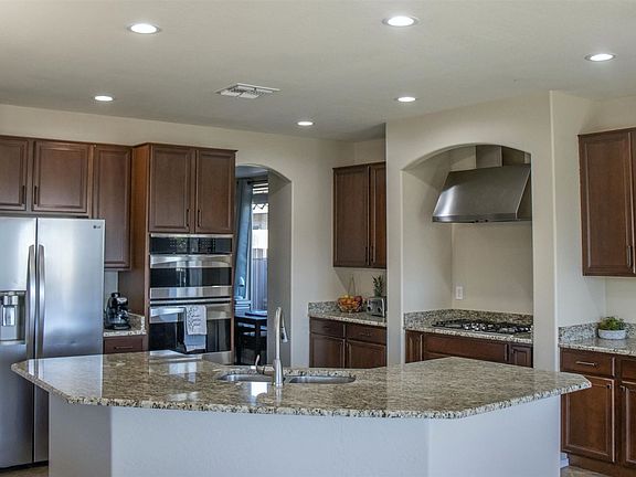 4th image of 27605 N 65th Ln